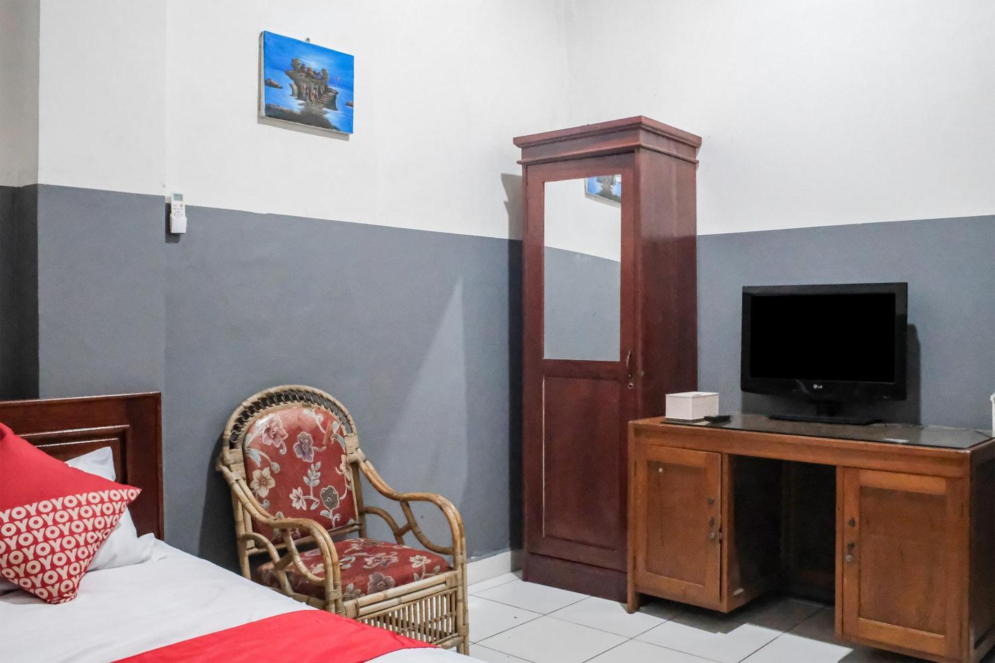 Oyo 93117 Penginapan Tiga Dara Jayapura Zewnętrze zdjęcie