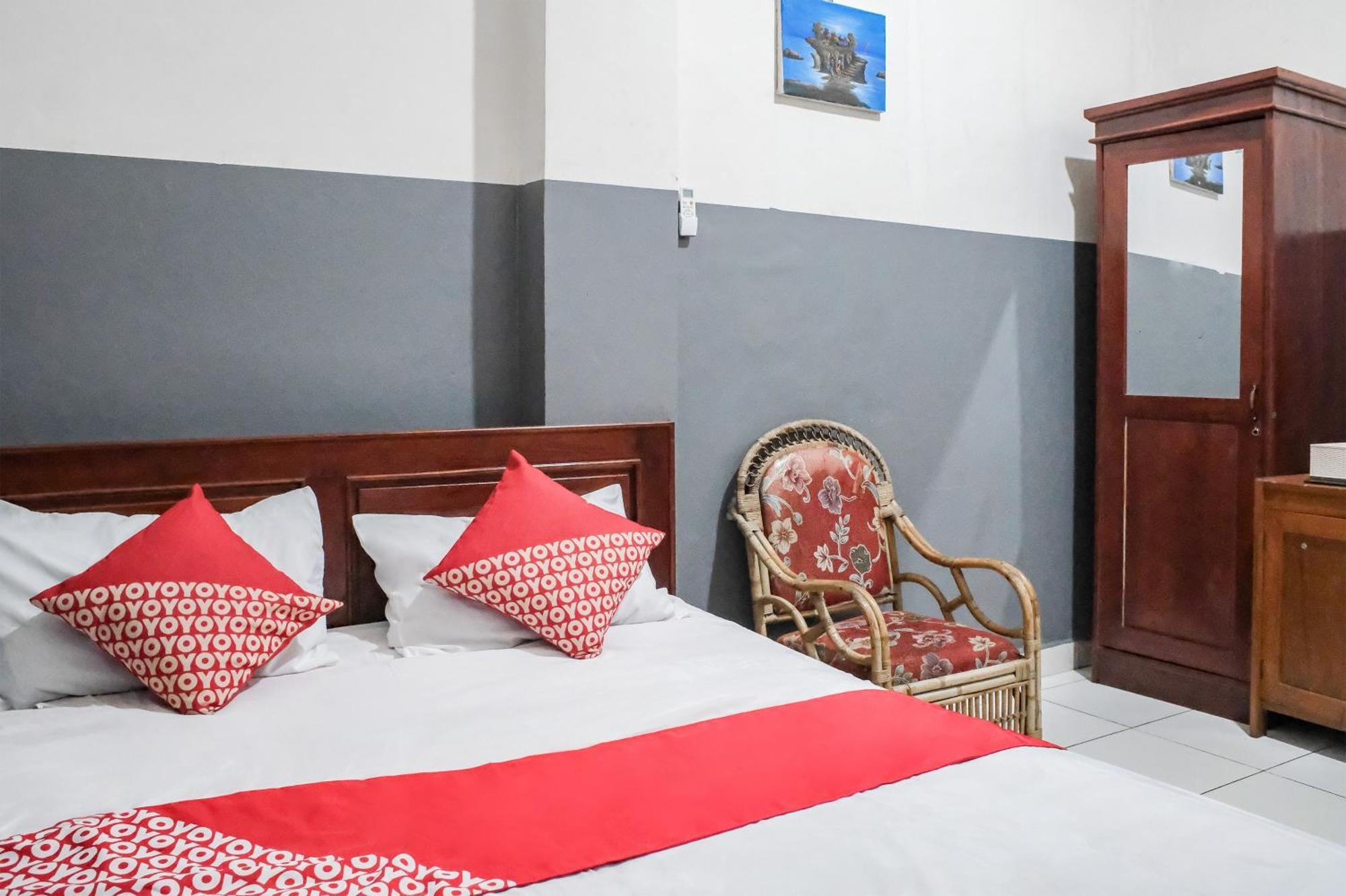 Oyo 93117 Penginapan Tiga Dara Jayapura Zewnętrze zdjęcie