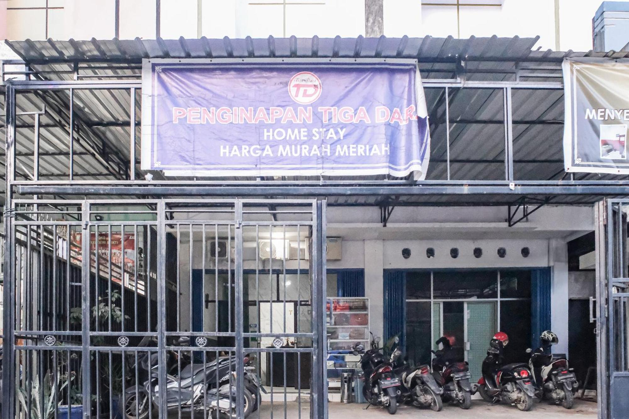 Oyo 93117 Penginapan Tiga Dara Jayapura Zewnętrze zdjęcie