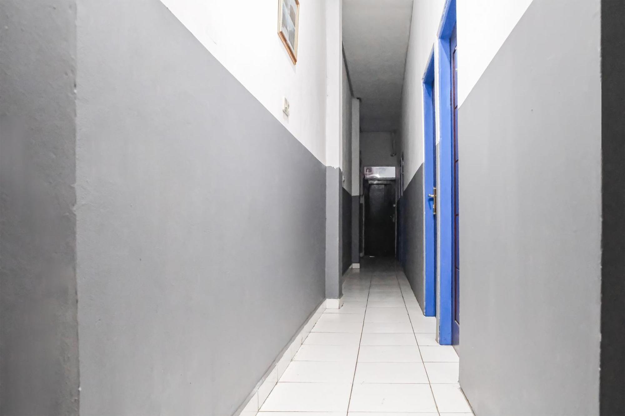 Oyo 93117 Penginapan Tiga Dara Jayapura Zewnętrze zdjęcie
