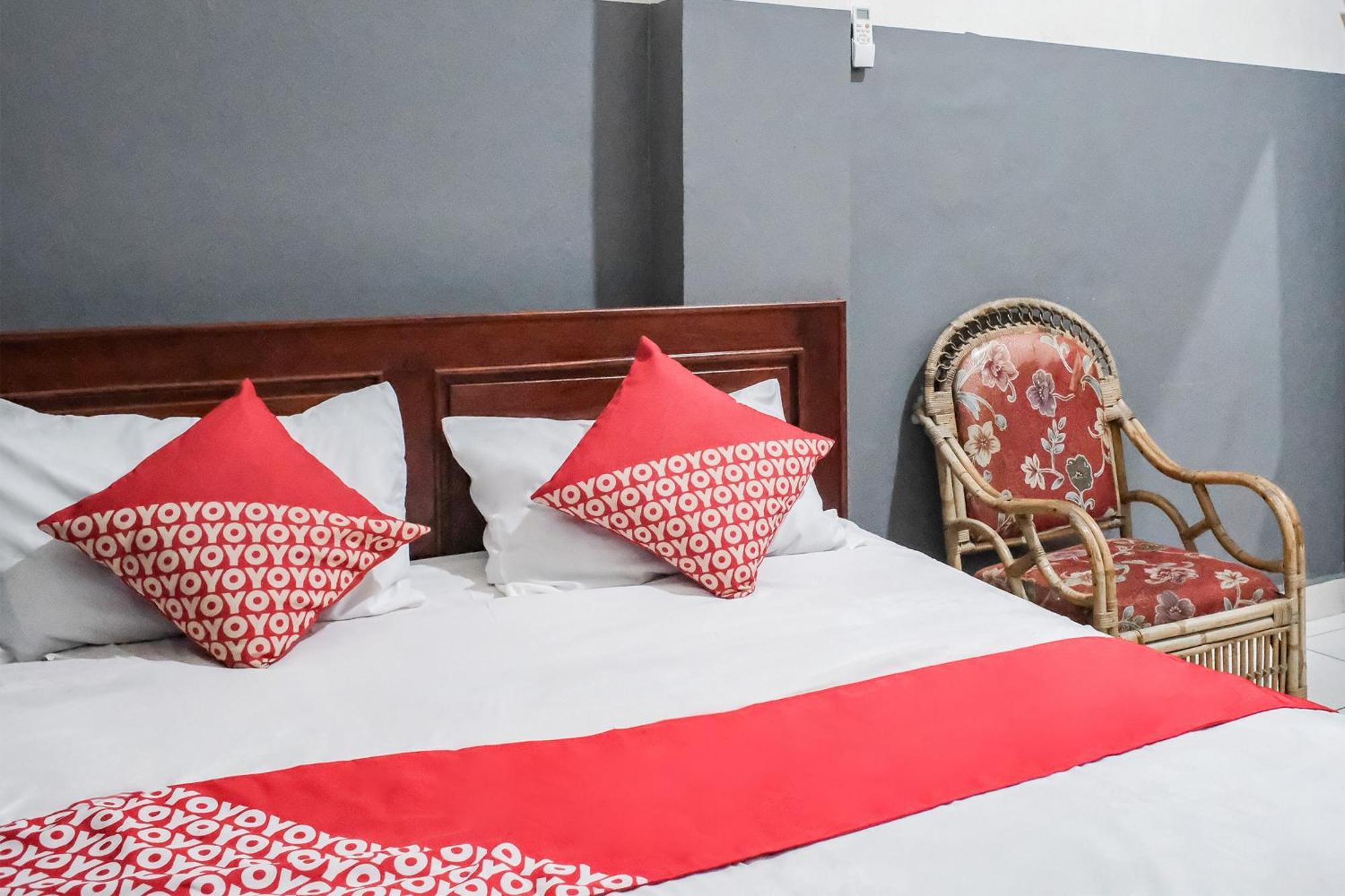 Oyo 93117 Penginapan Tiga Dara Jayapura Zewnętrze zdjęcie